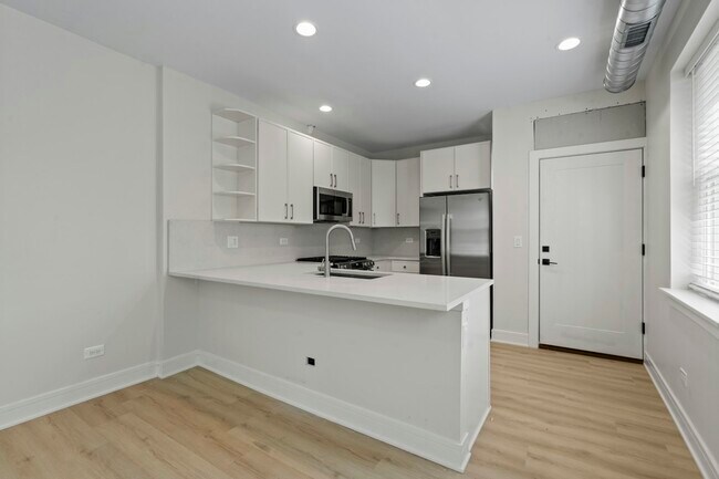 Building Photo - 432 S Maple Ave