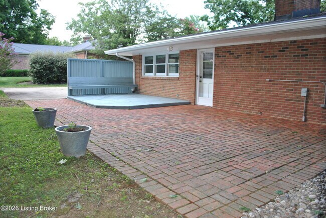 Building Photo - 2706 Lime Kiln Ln