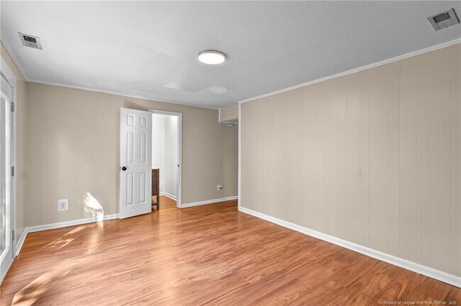 Building Photo - 1440 Marlborough Rd