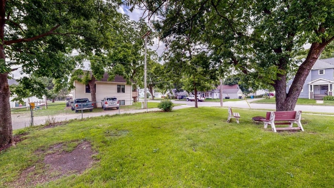 Building Photo - 620 2nd Ave NW