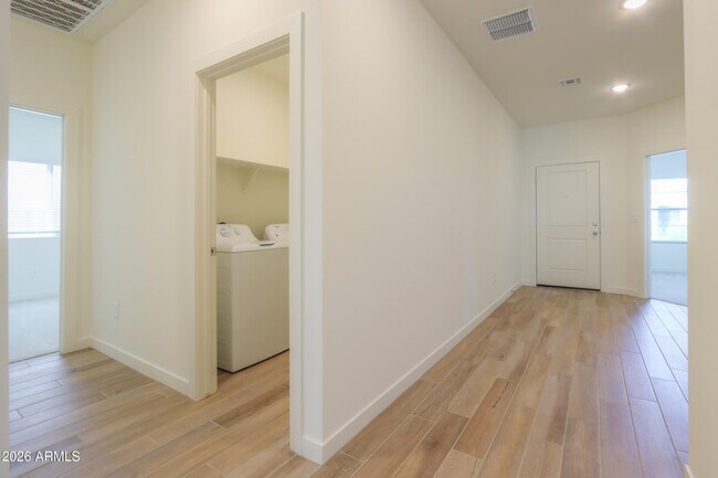 Building Photo - 40285 W Chambers Dr