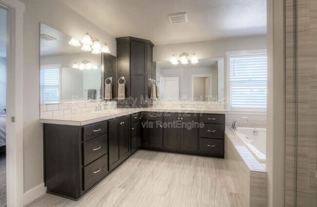 Building Photo - 2511 Brodie Ln