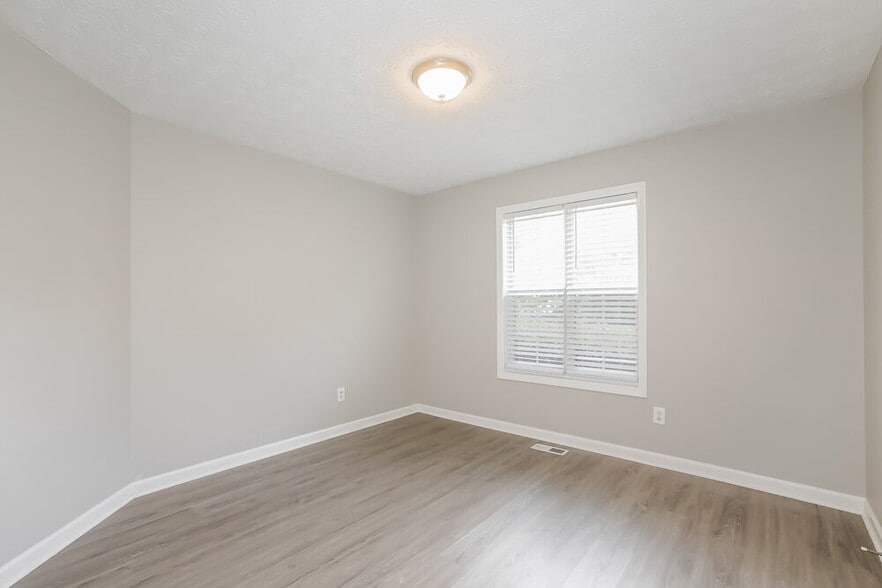 Building Photo - 304 Mary Alice Dr