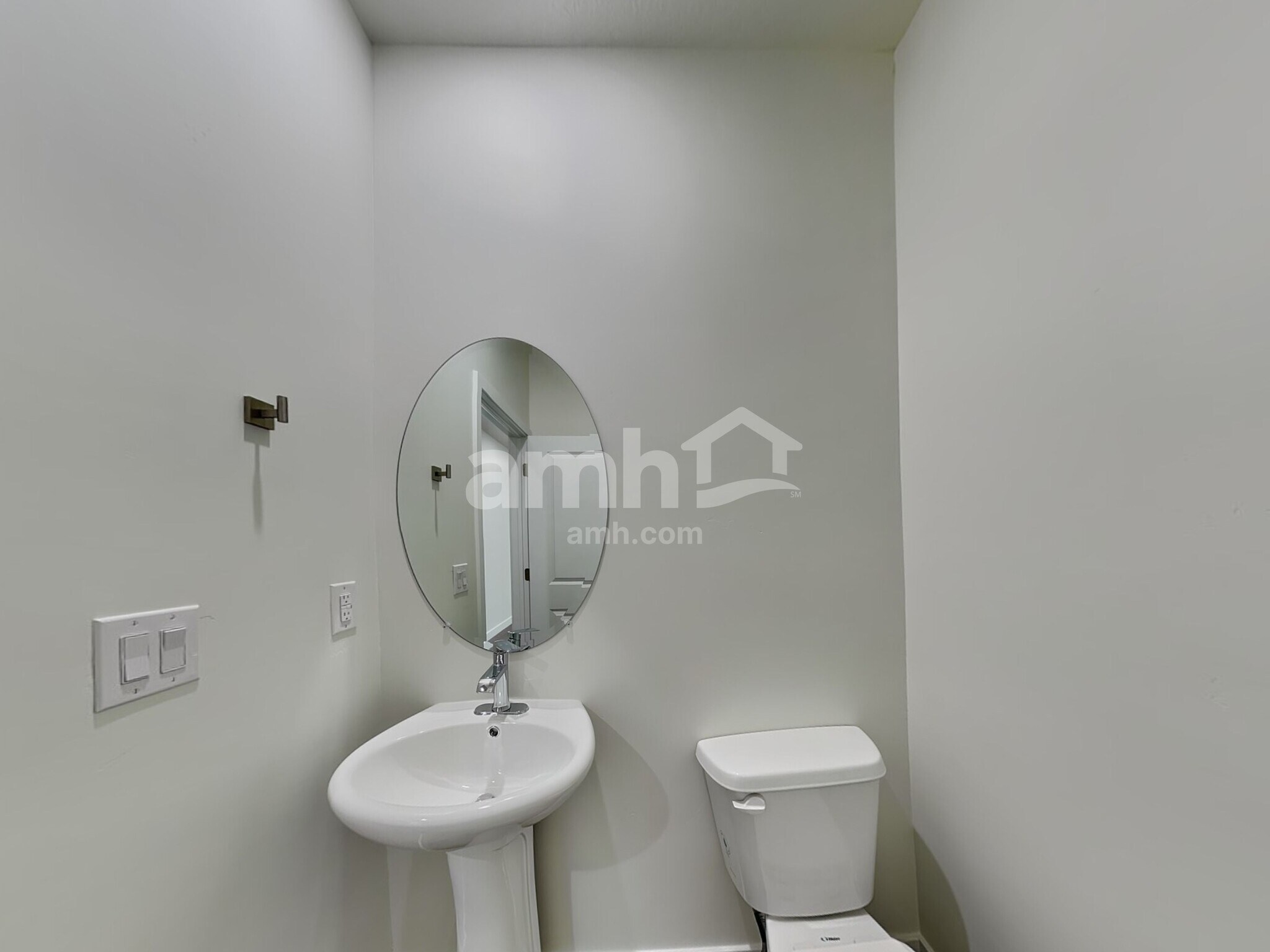 Building Photo - 1256 W Mahogany St