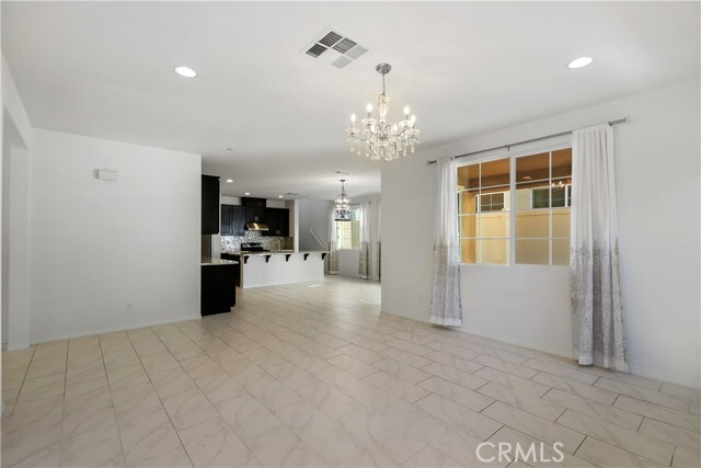 Building Photo - 309 W Via Rua Flores