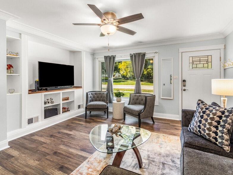 Building Photo - 5258 Washington St