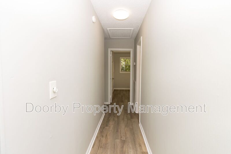 Building Photo - 4316 Greenbriar Rd