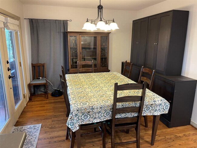 Building Photo - 11303 Greenwillow Dr