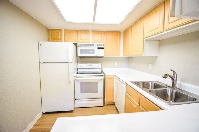 Building Photo - 9515 SW 146th Terrace