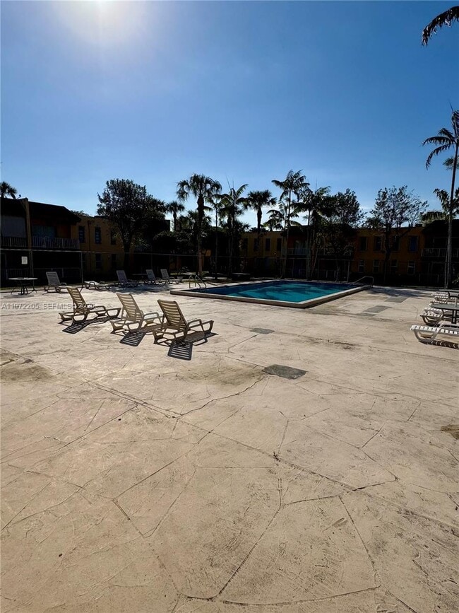 Building Photo - 13700 SW 62nd St