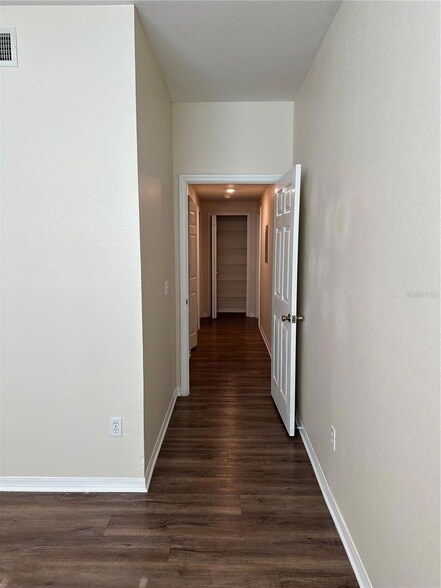 Building Photo - 3324 Parkchester Square Blvd