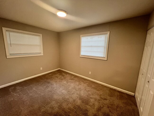 Building Photo - New to the Market!