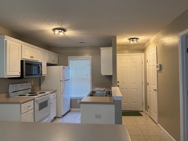 Building Photo - 1021 Old Marks Dr