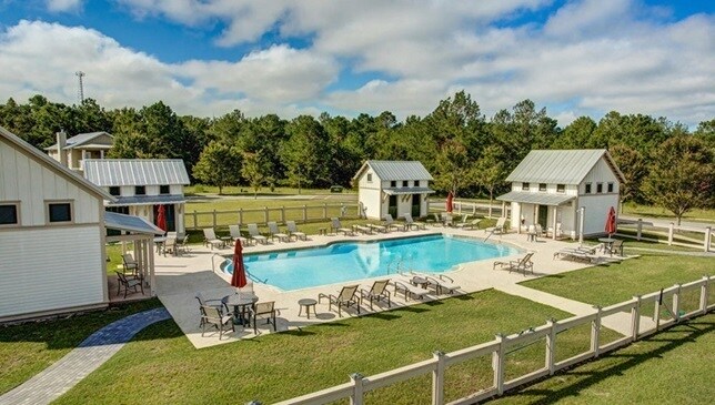 Building Photo - In the Heart of Freeport-LaGrange Landing ...