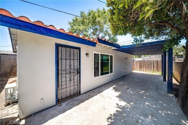 Building Photo - 1011 W Myrtle St