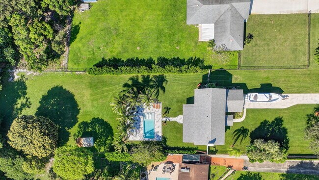 Building Photo - 6701 Hillside Ln