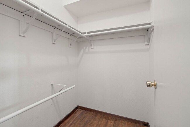 Building Photo - Southeast 3 Bedroom 2 Bath Home with No HOA
