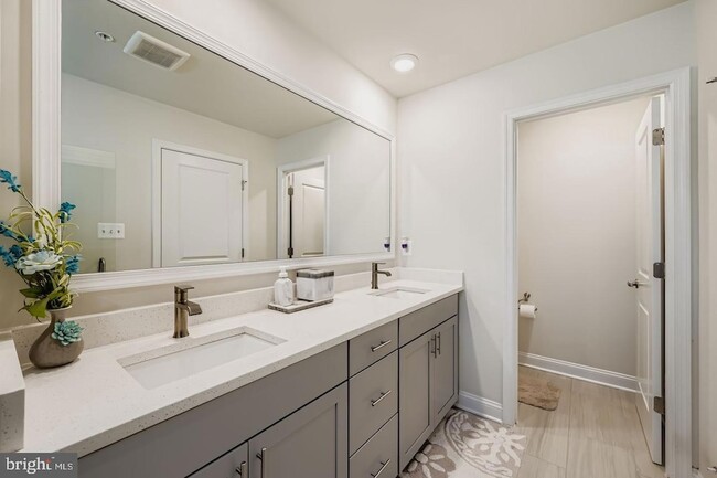 Building Photo - 7588 Warburg Way