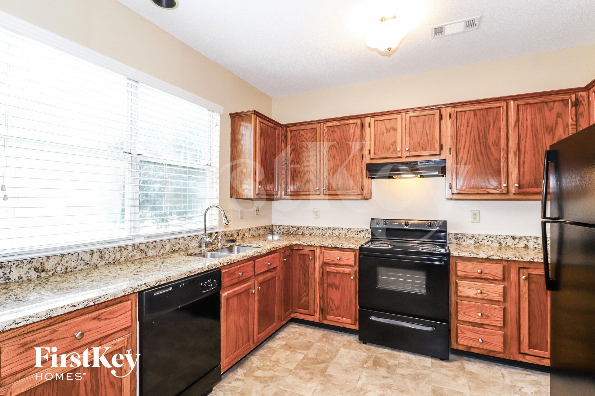 Building Photo - 700 Walnut Woods Cove S