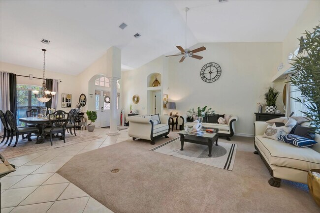 Building Photo - 19 Hoffer St