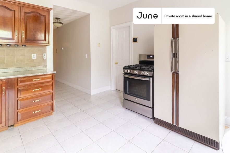 Building Photo - Room in Shared 3 bed/1 bath home in Central Square (Cambridge)