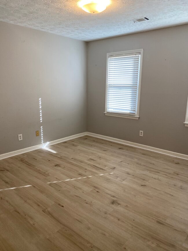 Building Photo - 3655 Liberty Ln