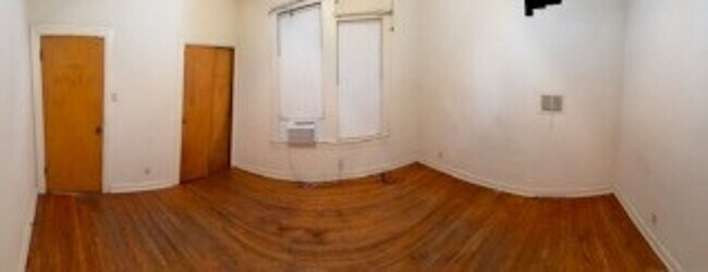 Building Photo - 704 E Thomas St