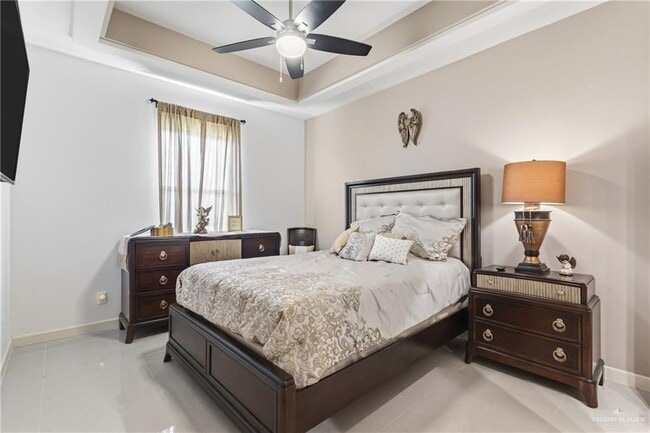 Building Photo - 18 Linva Ave