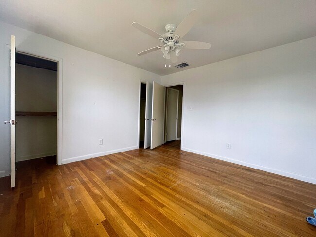 Building Photo - Texas-Style Charm and Comfort – 3-Bed, 2-B...