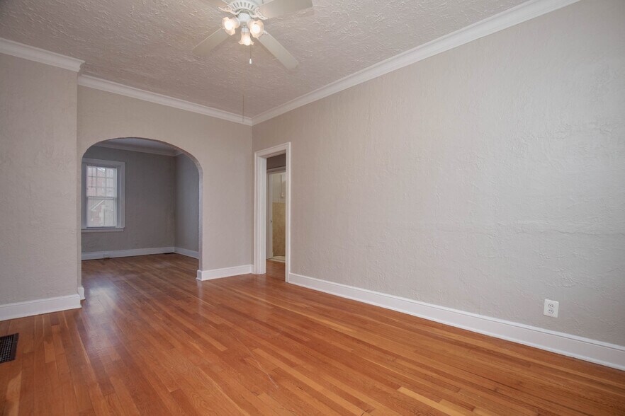 Building Photo - 7234 Amherst Ave