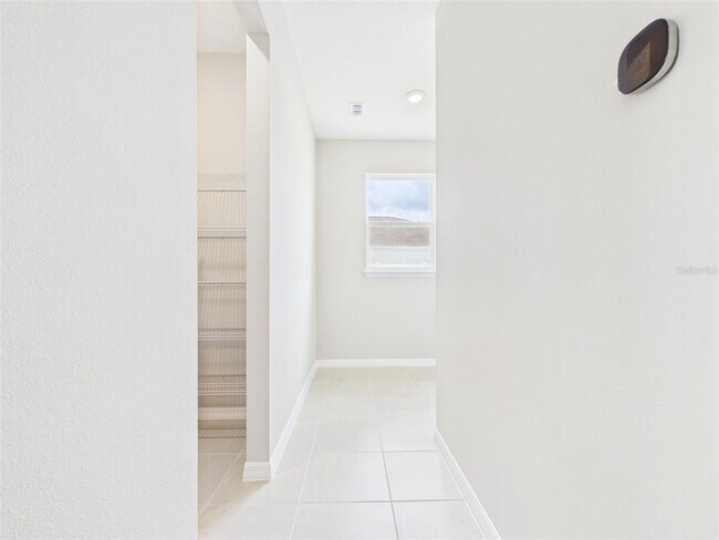 Building Photo - 5717 SW 71st Ct