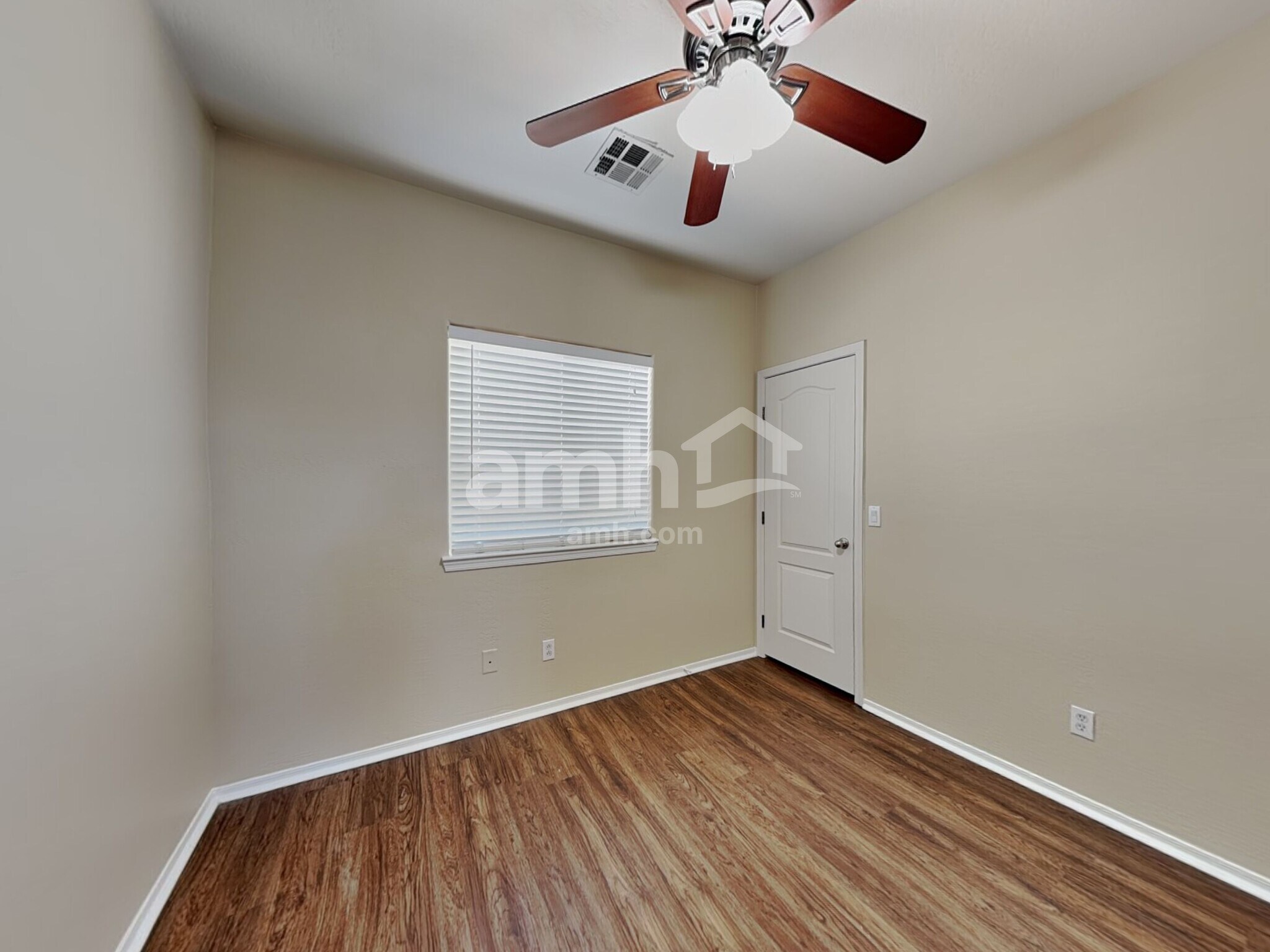 Building Photo - 6612 W Shaw Butte Dr