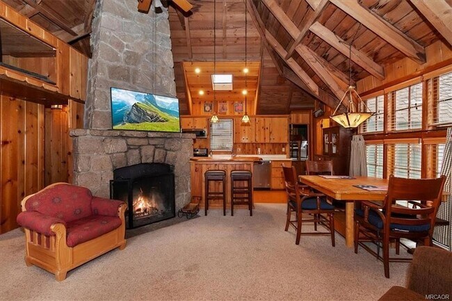 Building Photo - 295 Sunset Dr