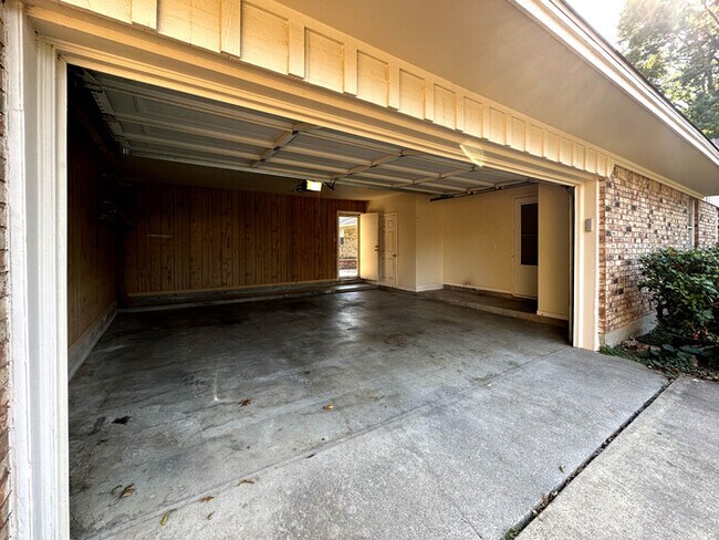 Building Photo - 408 Mimosa Dr