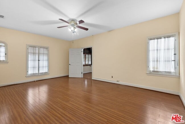 Building Photo - 727 Crenshaw Blvd