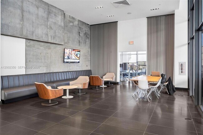 Building Photo - 1600 NE 1st Ave