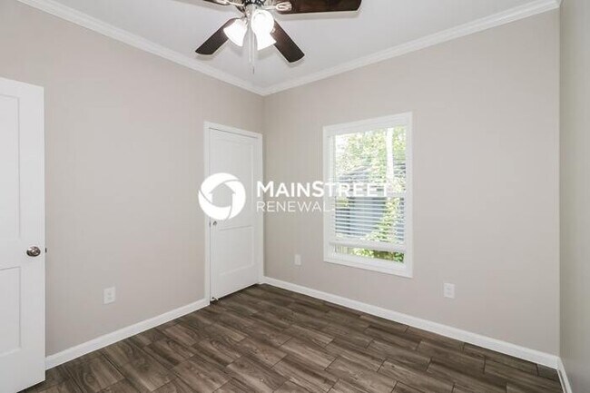 Building Photo - 4 Bedroom Pet-Friendly Home in Houston, TX with Main Street Renewal