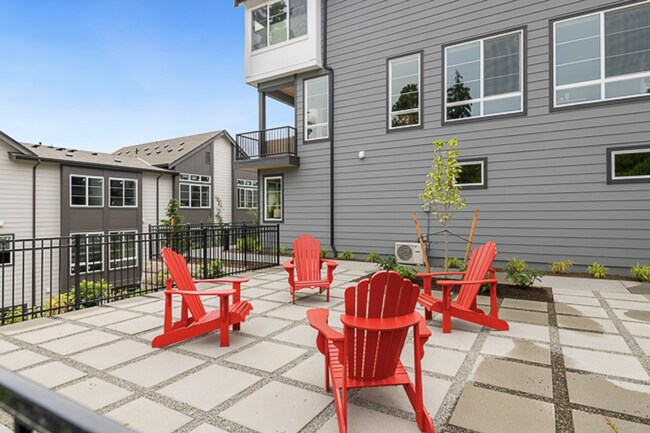 Building Photo - 4 Bedroom Kenmore Townhome with a Territorial View!