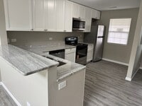 Building Photo - 1725 W Chrysler Dr