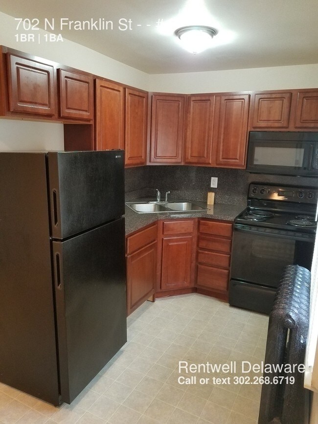 Building Photo - 702 N Franklin St