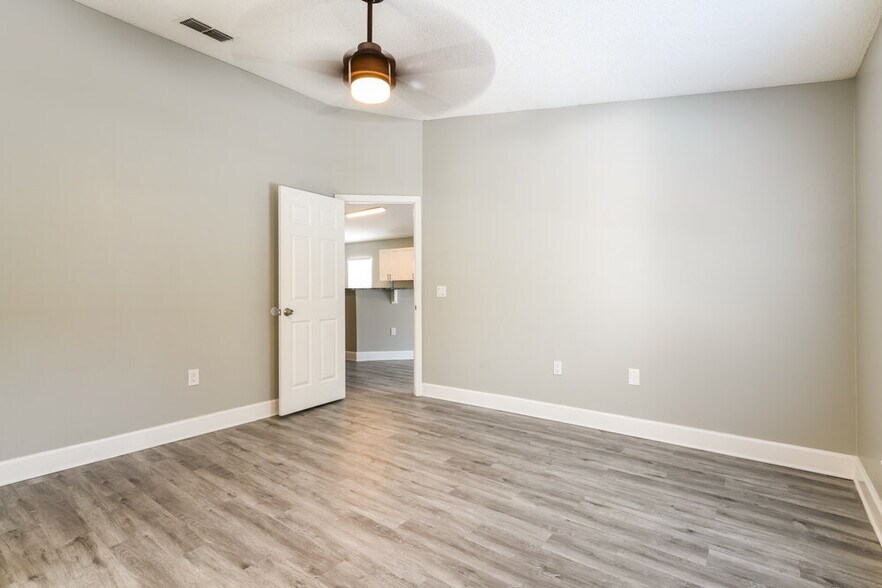 Building Photo - 807 Rocky Mountain Ct