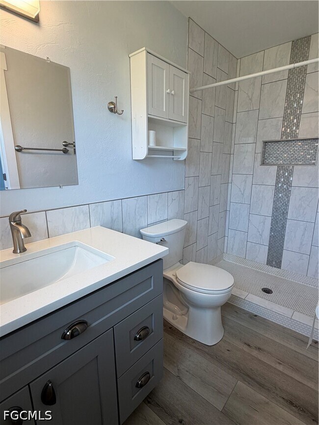 Building Photo - 3032 SE Santa Barbara Pl