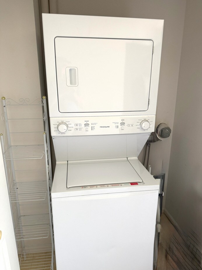 In-Unit Washer & Dryer - 501 Lexington St