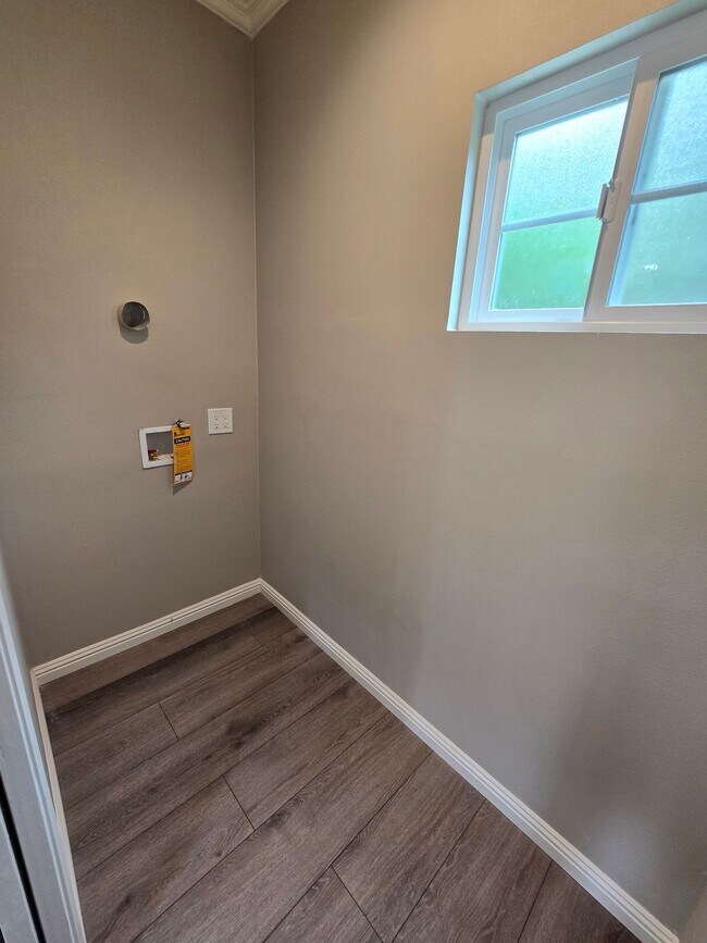 Building Photo - Fantastic 2 Bed, 2.5 Bath ADU unit in Sunn...