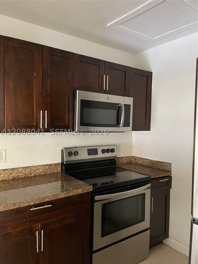 Building Photo - 15318 SW 72nd St