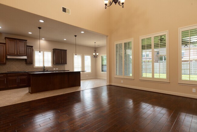 Building Photo - 17303 Quiet Shores Dr