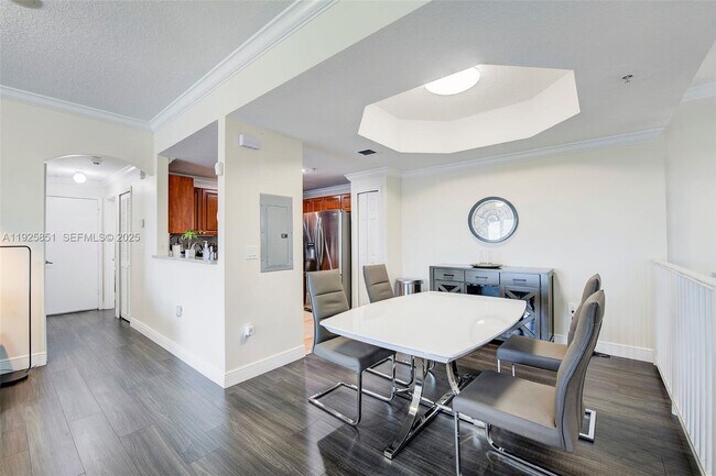 Building Photo - 6380 NW 114th Ave