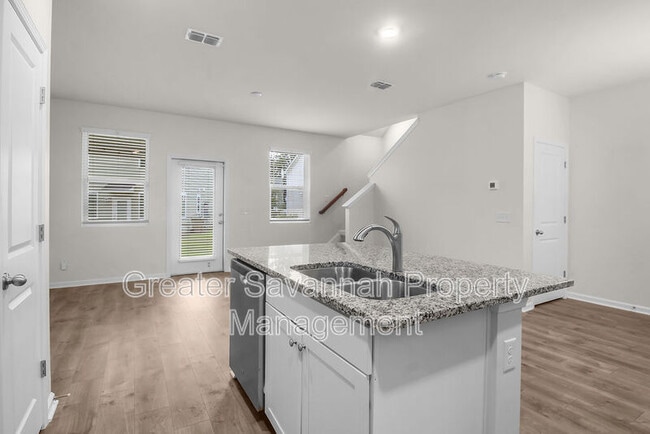 Building Photo - 137 Benelli Dr