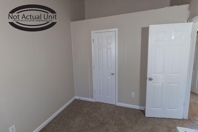 Building Photo - 7313 N Moberly Dr