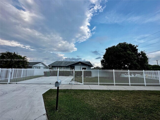 Building Photo - 18155 SW 105th Ave